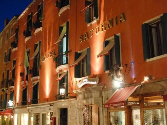 萨图瑞尼亚国际酒店