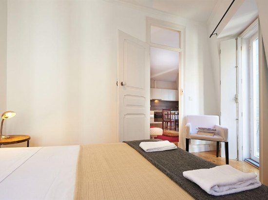 葡萄牙维桑托斯设计公寓酒店
