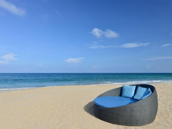普吉岛安达曼白色海滩度假酒店