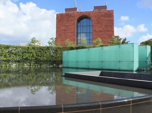 长崎和平纪念馆祈愿厅