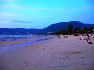 芭东海滩
