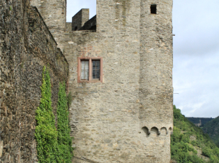莱茵岩城堡