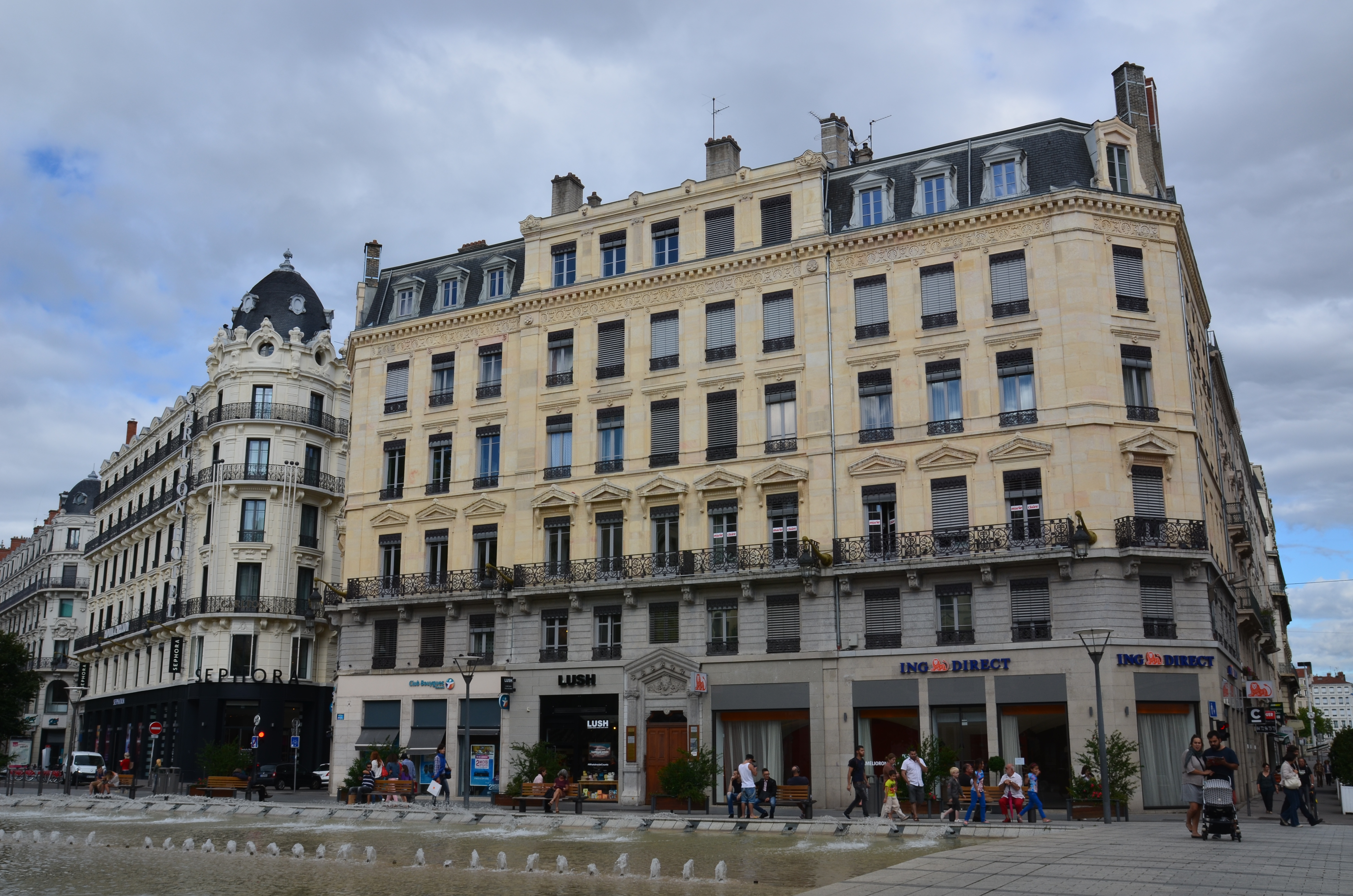 Rue de la Republique步行街