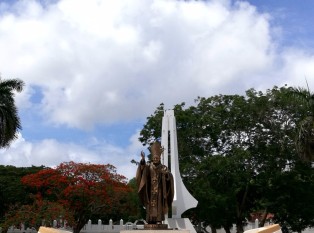 教宗纪念碑