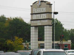 Fashion outlets of Niagara Falls USA